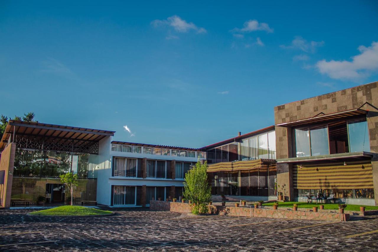 Hotel Rancho Tabachines Zitácuaro Kültér fotó